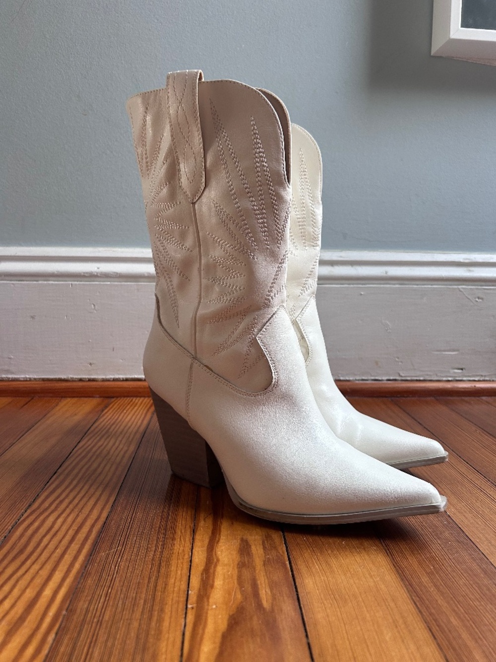 Cute Western Boot - White - Women's 8
